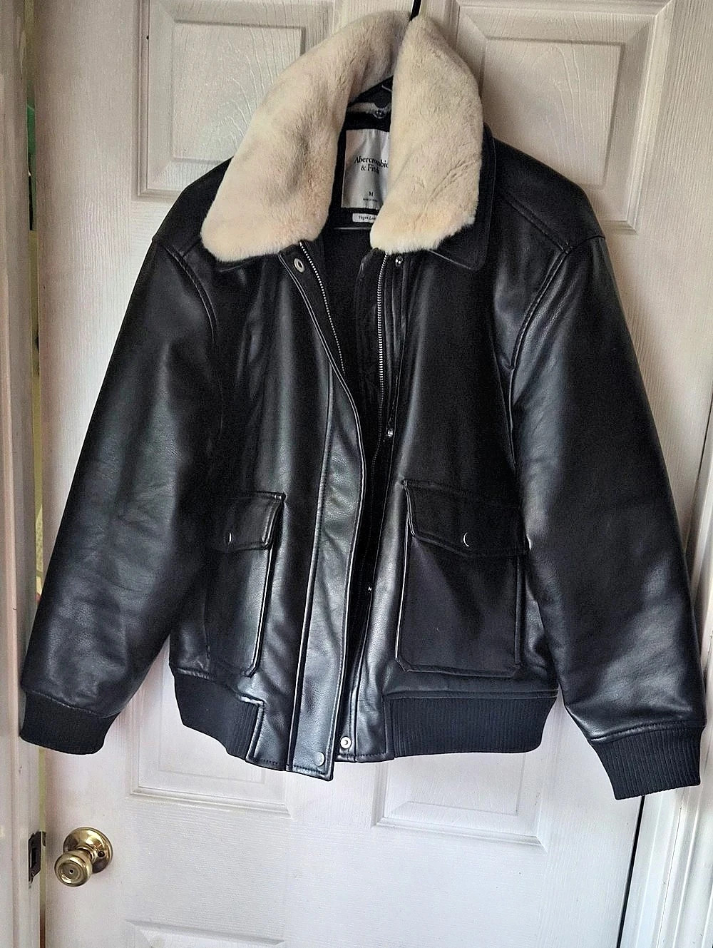 Abercrombie & Fitch Faux Fur Collar Vegan Leather Straight Cut Jacket Medium